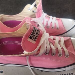 Women size 10.5 converse
